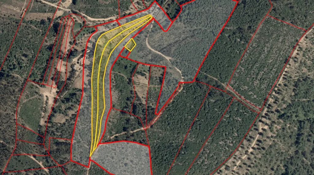 Terreno Rústico com Construção em Penha Garcia - Image 27