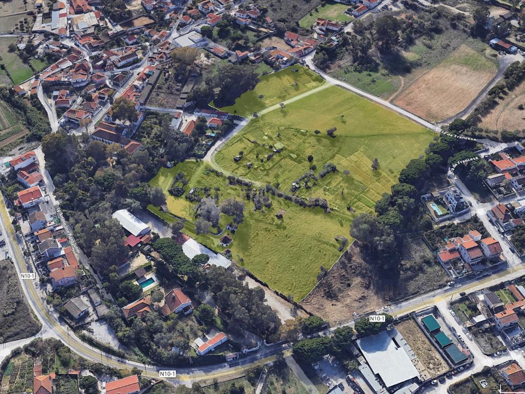 Terreno Urbanizável com 3 Hectares na Sobreda - elevada capacidade construtiva - habitação unifamiliar - Image 1