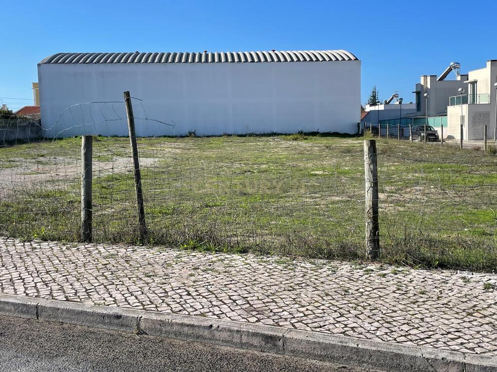 Terreno para 5 Fogos perto da Praia do Meco - Image 2
