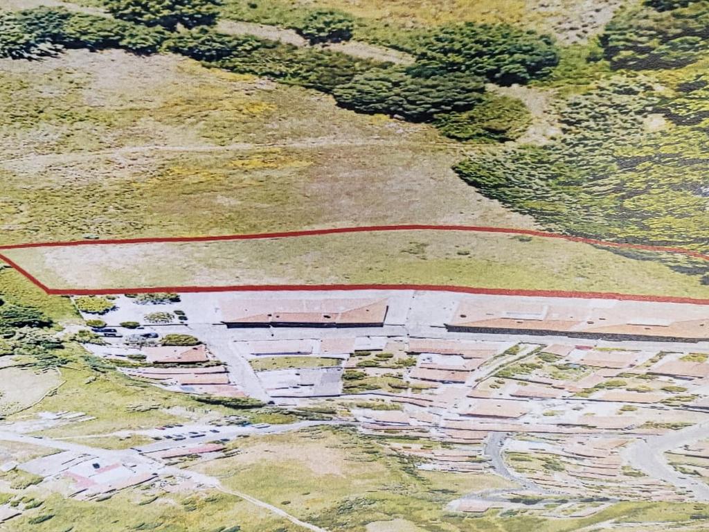 Terreno Urbano com 2400m2 em Rio de Mouro - Image 1