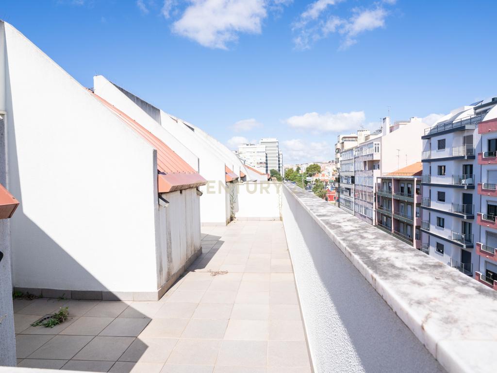 Apartamento com Terraço T2  de Charme em Benfica - Excelência e Conforto - Image 71