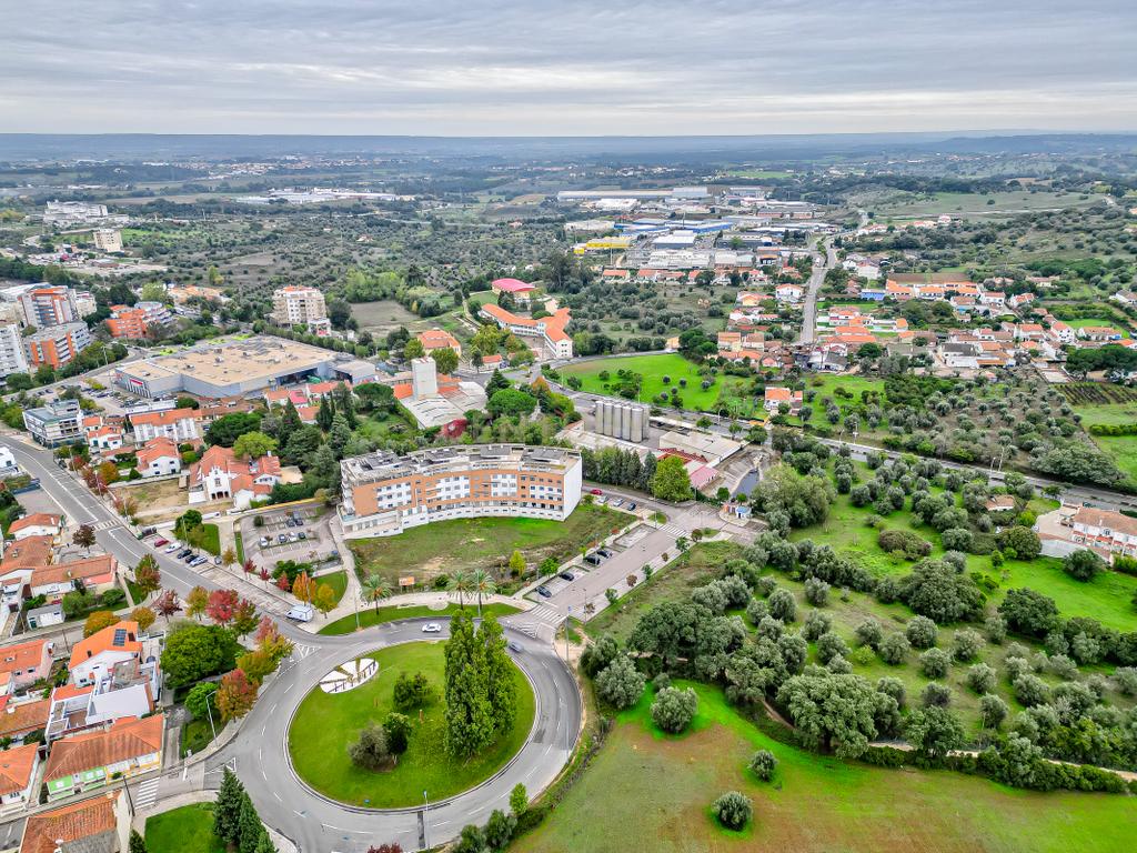 Torres Novas – Terreno para construção de Edifício. - Image 1