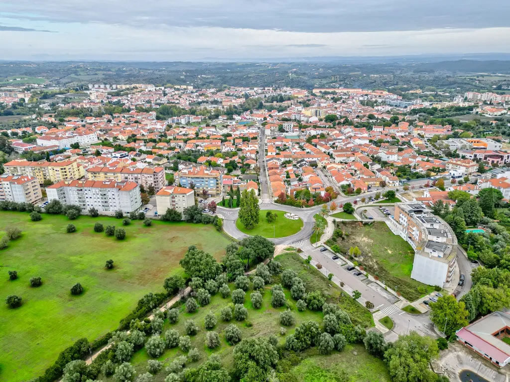 Torres Novas – Terreno para construção de Edifício. - Image 4