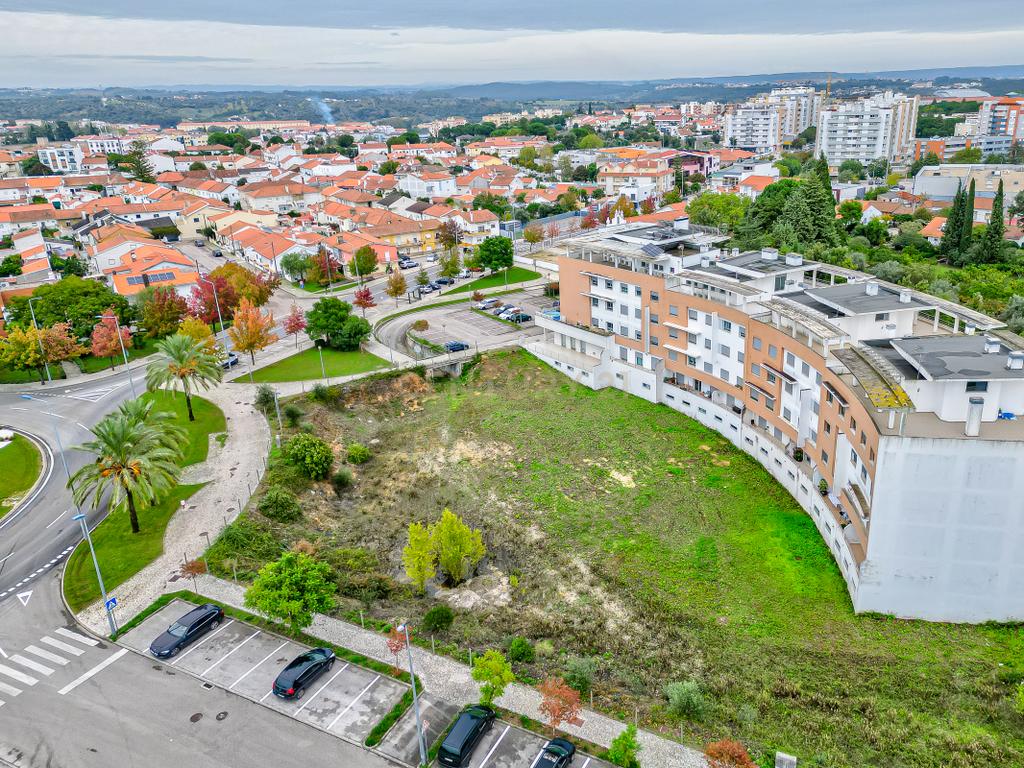 Torres Novas – Terreno para construção de Edifício. - Image 4