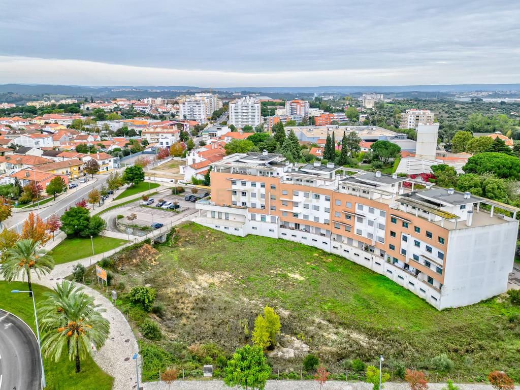 Torres Novas – Terreno para construção de Edifício. - Image 4
