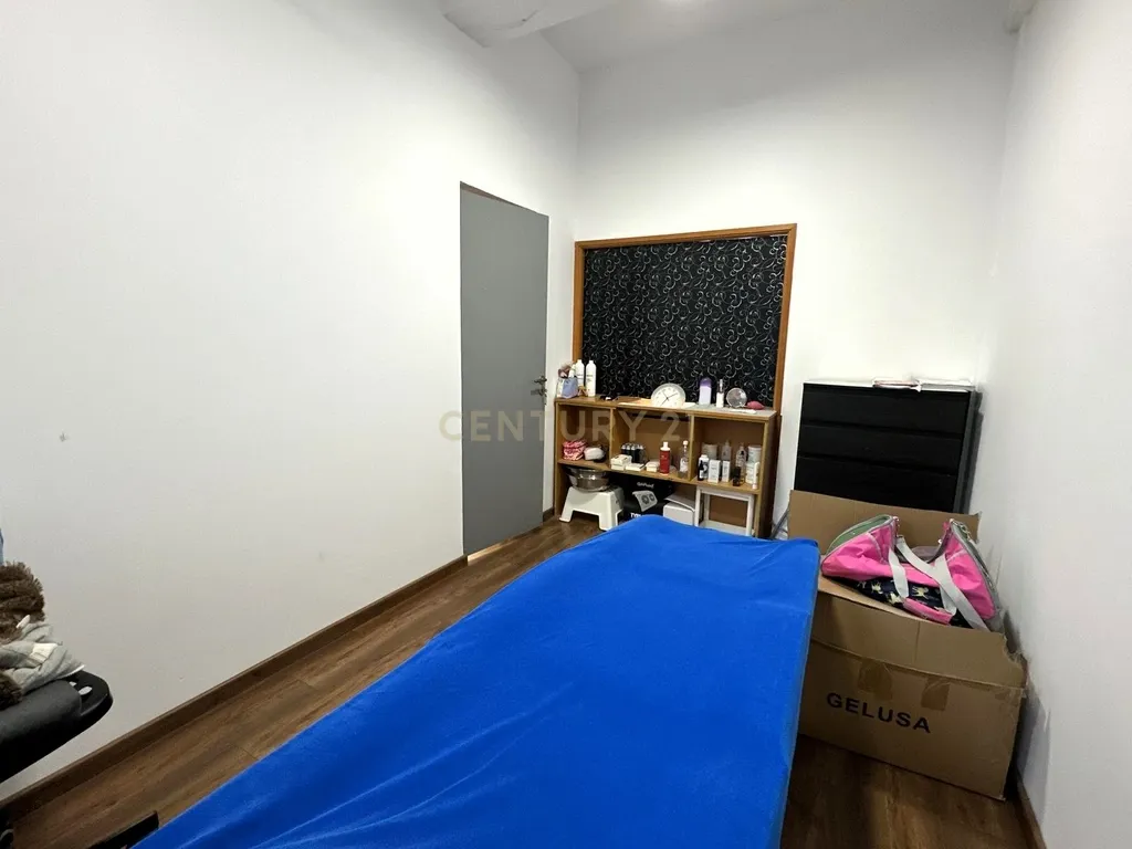 Venda de Negócio de Cabeleireiro e Estética no Centro do Porto - Image 14