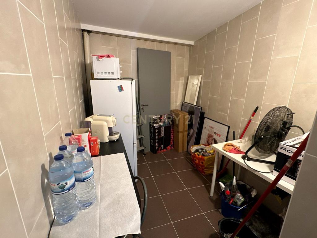 Venda de Negócio de Cabeleireiro e Estética no Centro do Porto - Image 15