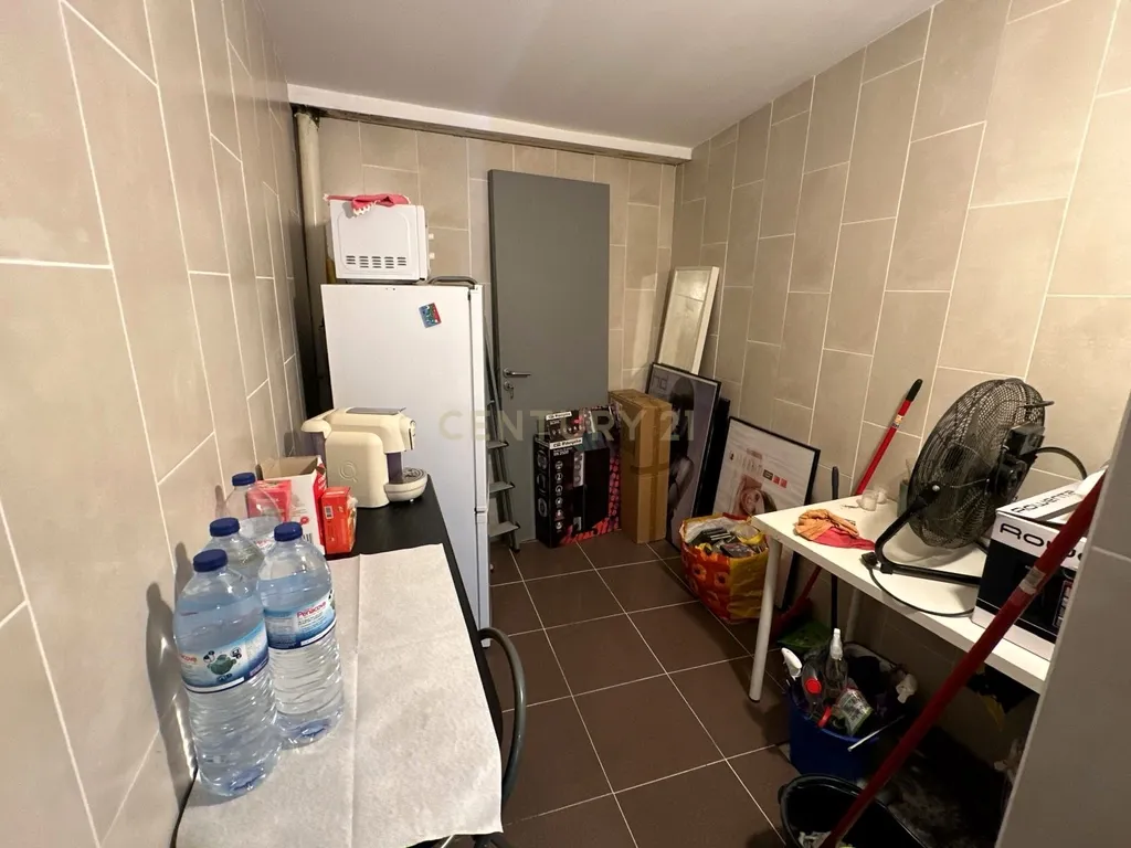 Venda de Negócio de Cabeleireiro e Estética no Centro do Porto - Image 15