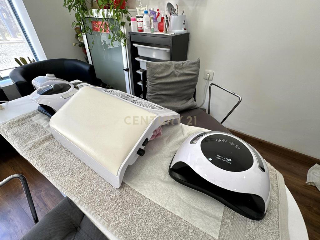 Venda de Negócio de Cabeleireiro e Estética no Centro do Porto - Image 17