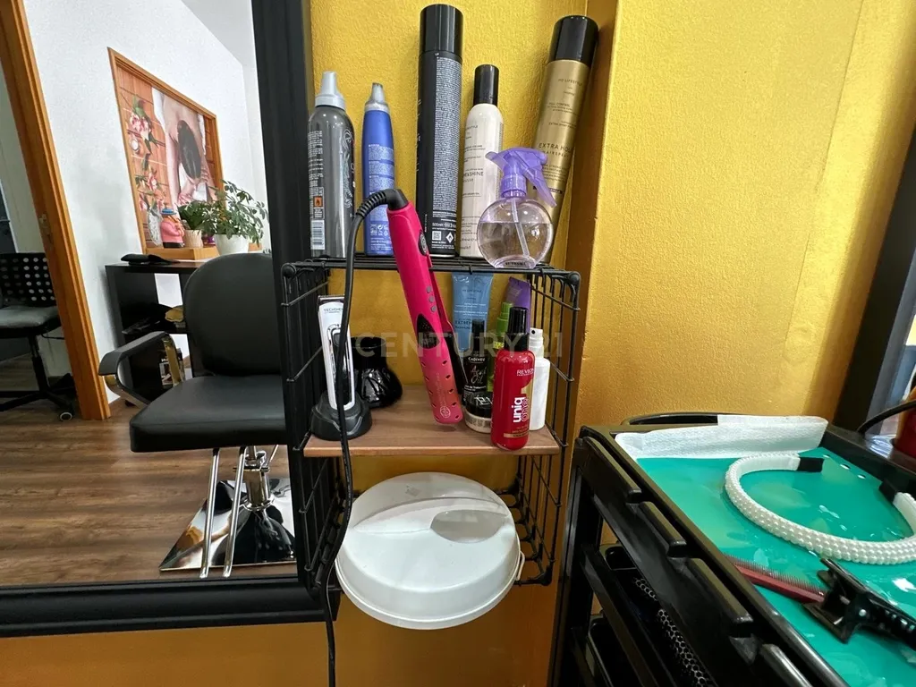 Venda de Negócio de Cabeleireiro e Estética no Centro do Porto - Image 25