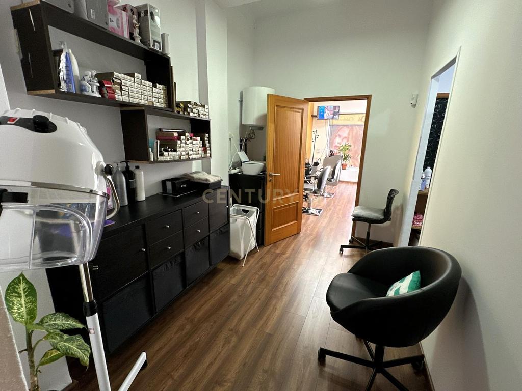 Venda de Negócio de Cabeleireiro e Estética no Centro do Porto - Image 11