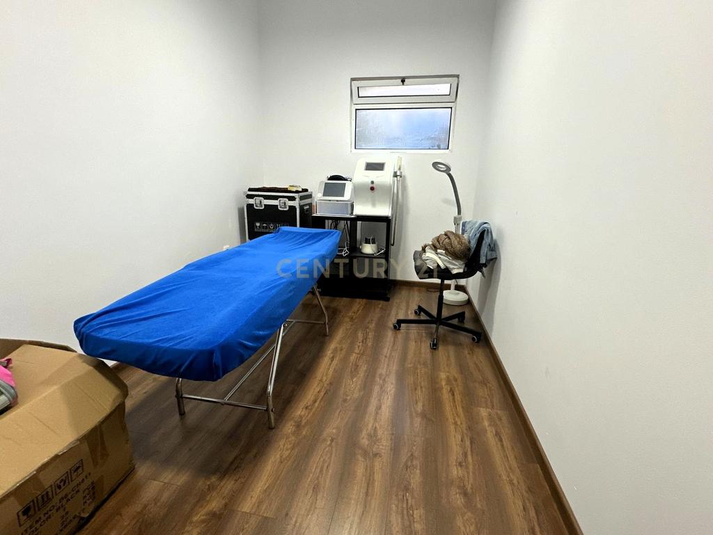 Venda de Negócio de Cabeleireiro e Estética no Centro do Porto - Image 13