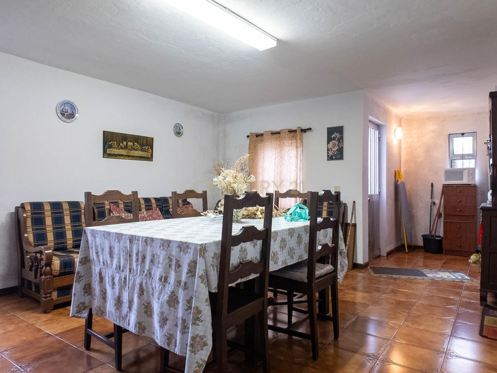 Moradia para restauro no Centro de Gondomar - Image 7