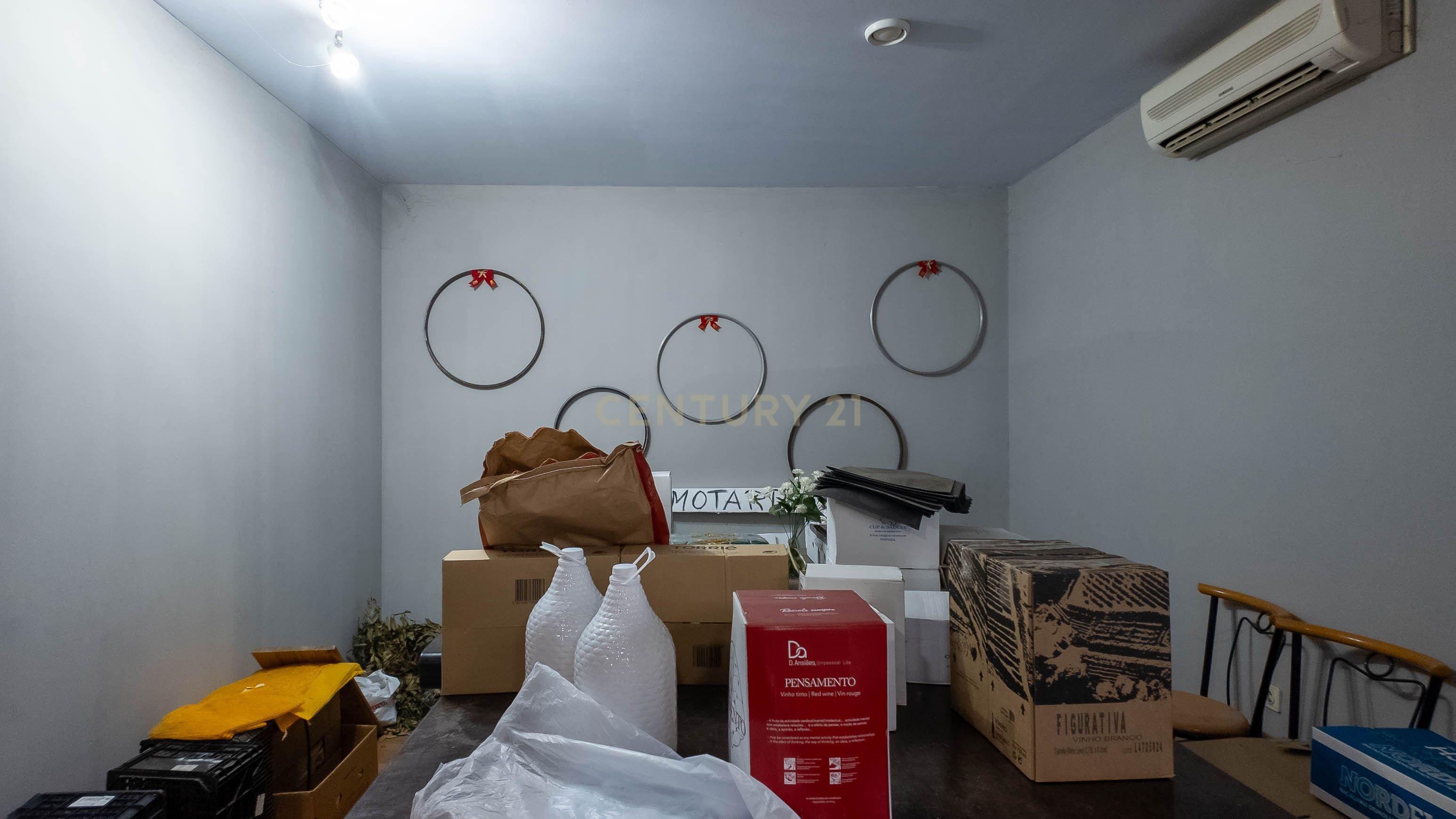 Espaço Comercial Para Venda em Gondomar - Image 12