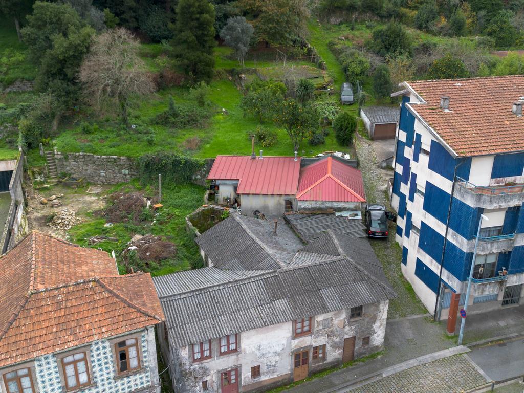 Moradia para restauro no Centro de Gondomar - Image 2