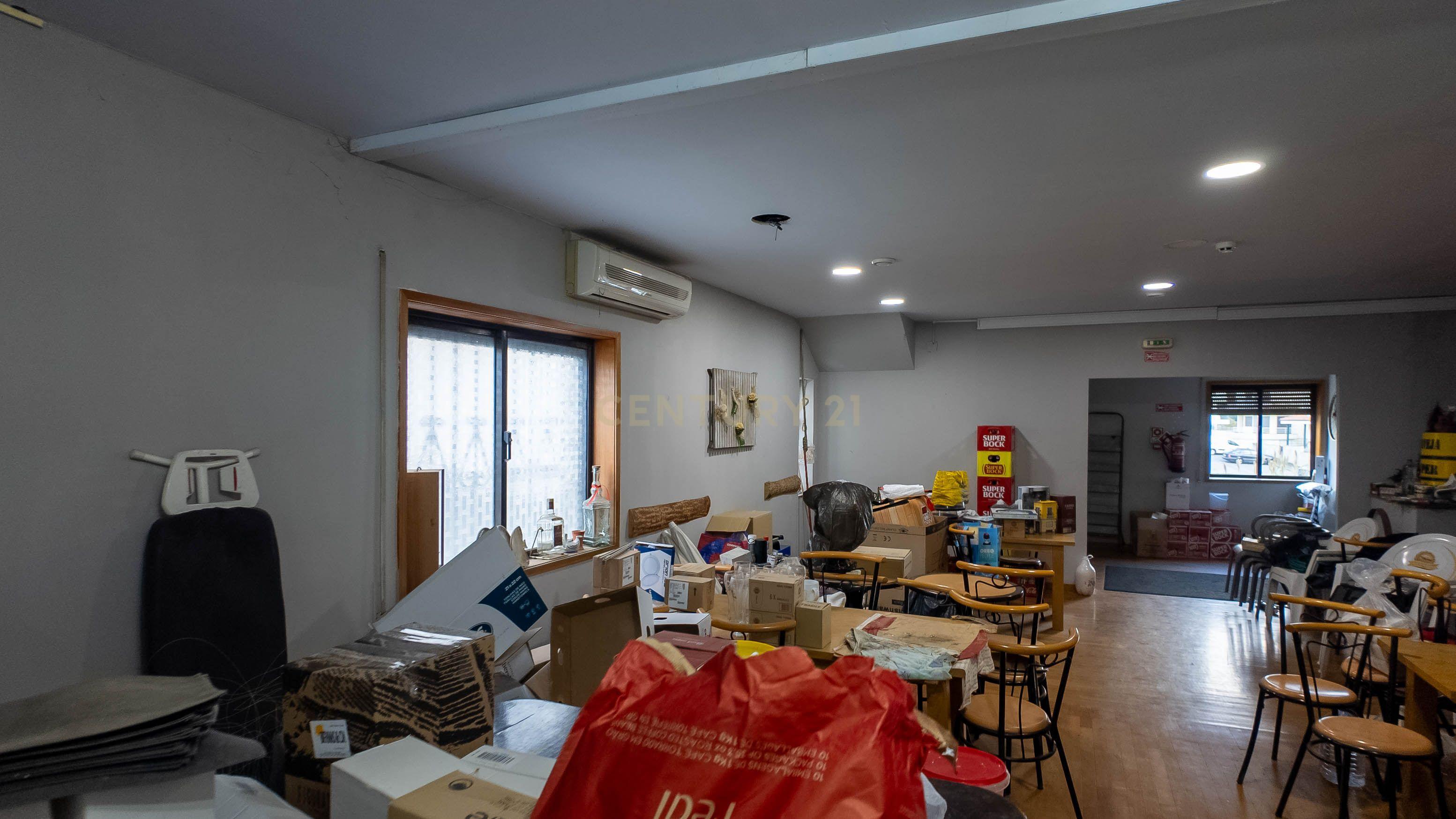 Espaço Comercial Para Venda em Gondomar - Image 11