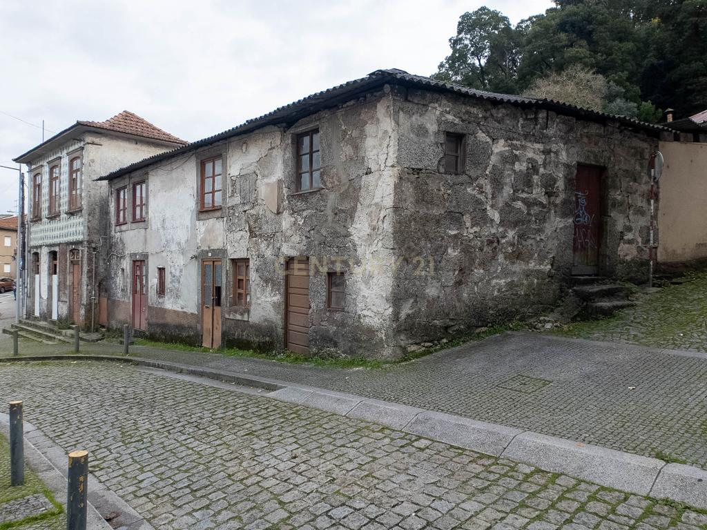 Moradia para restauro no Centro de Gondomar - Image 17