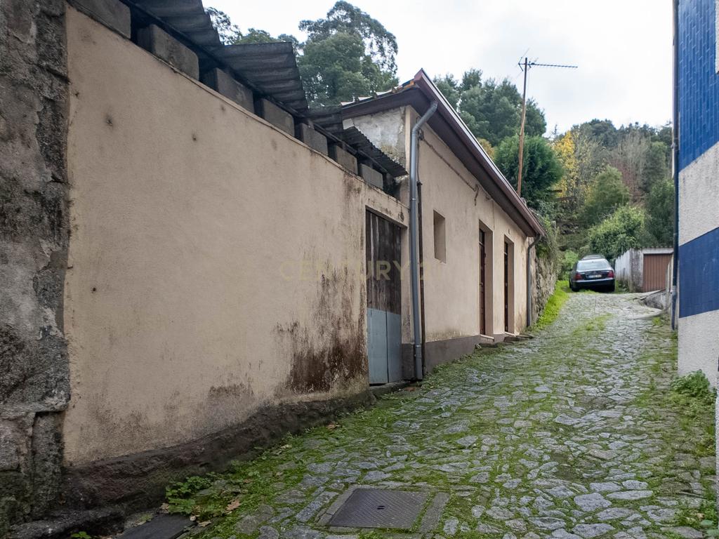 Moradia para restauro no Centro de Gondomar - Image 14