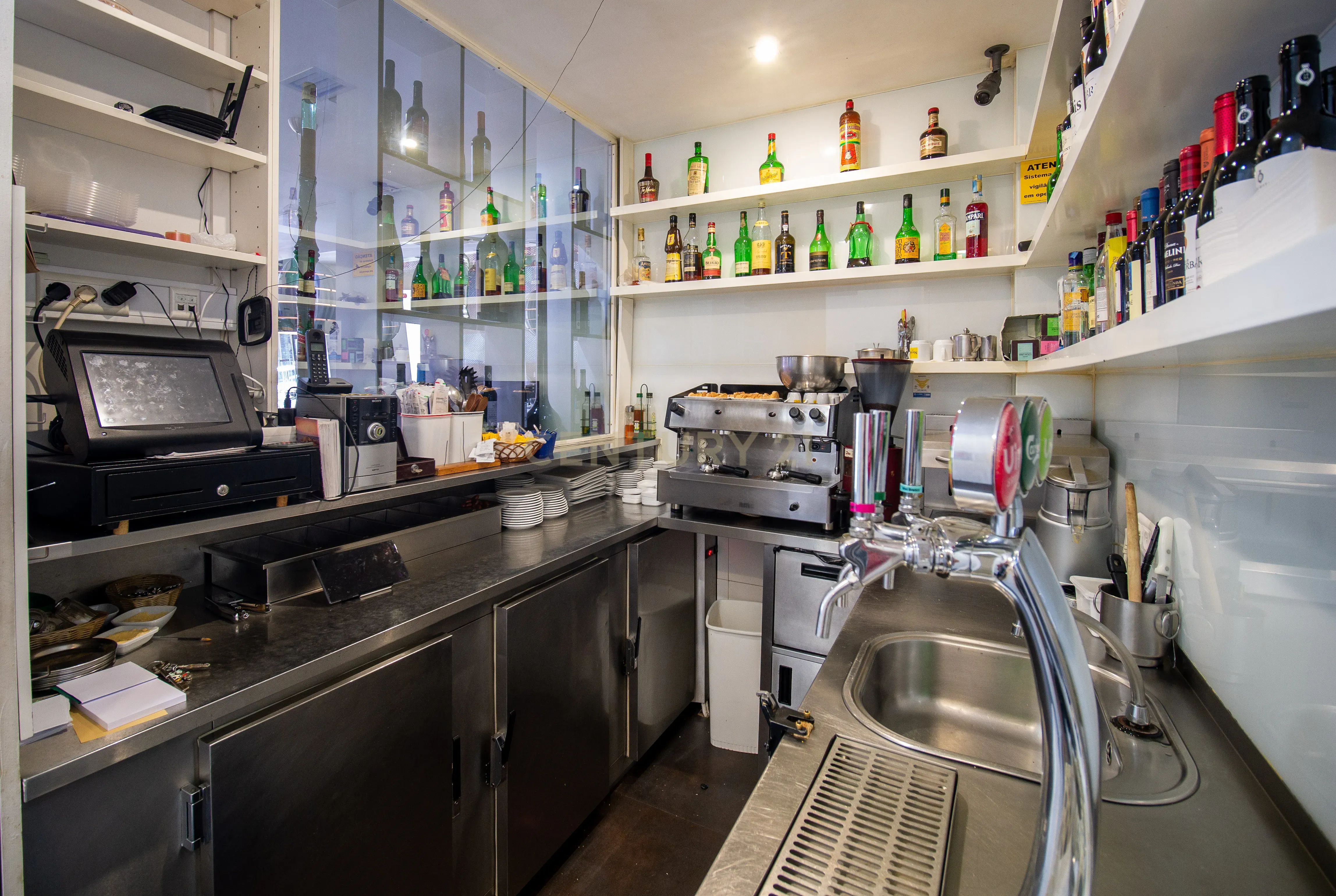 Vende se Restaurante típico - Equipado - Almada - Image 9