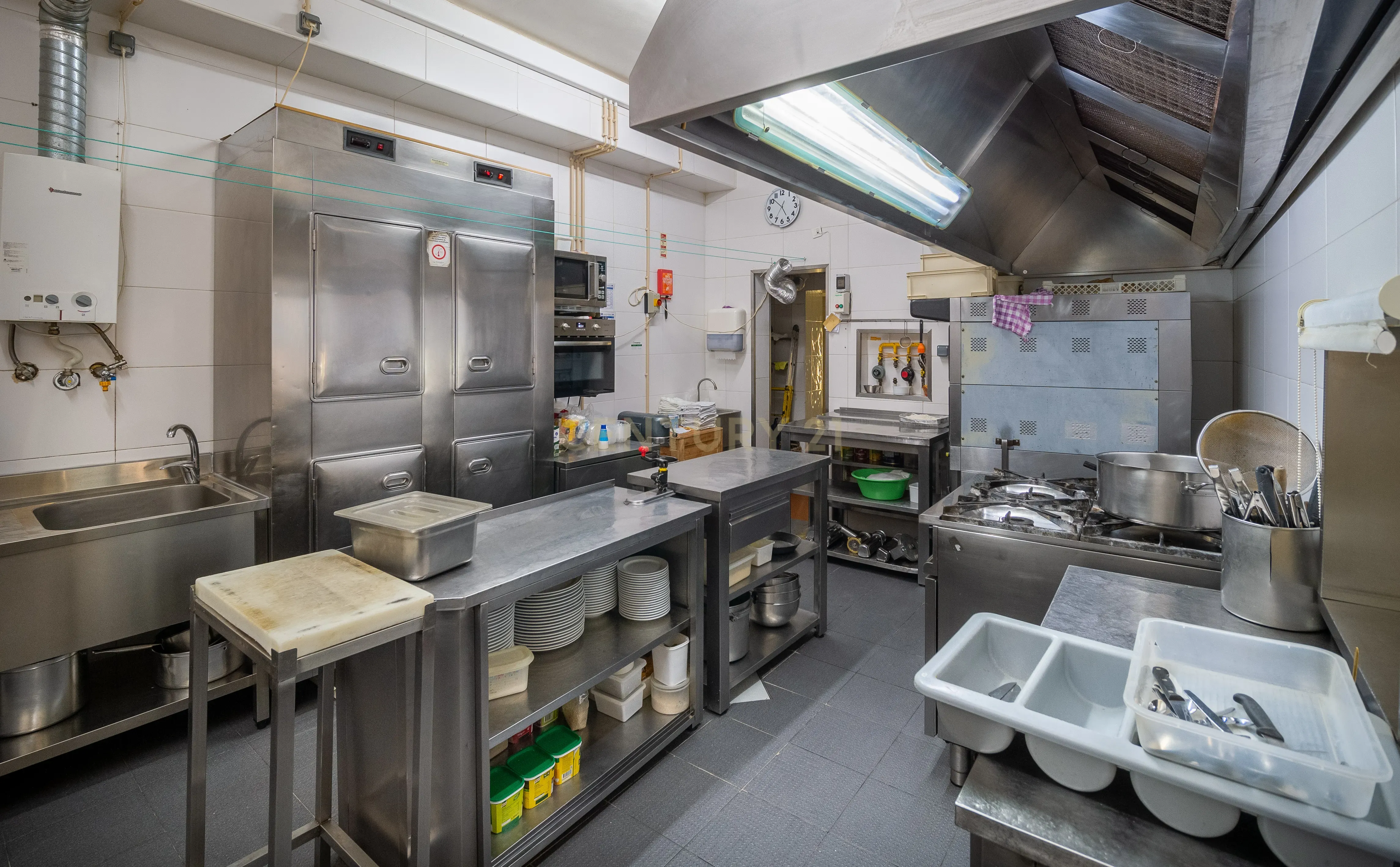 Vende se Restaurante típico - Equipado - Almada - Image 7