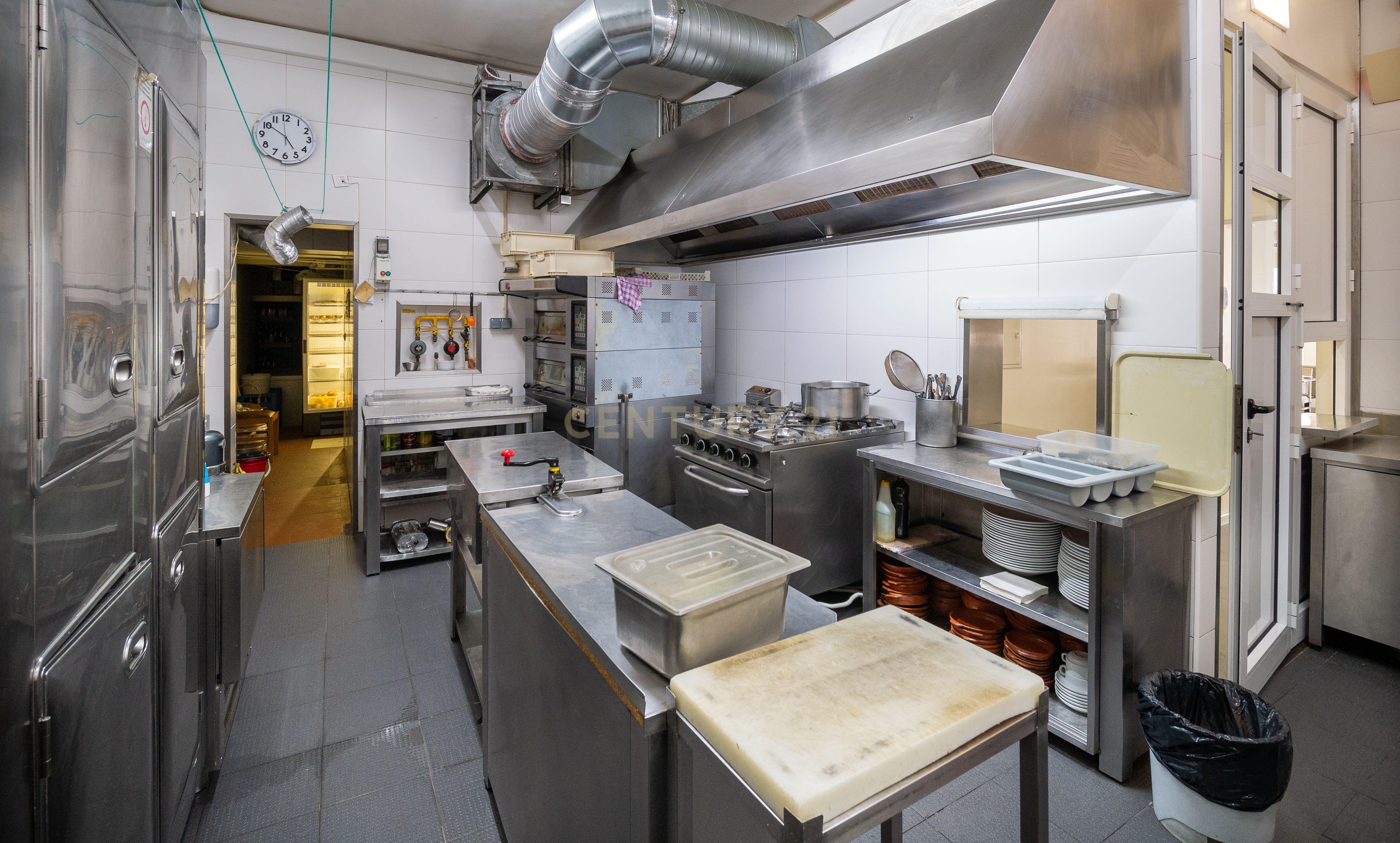 Vende se Restaurante típico - Equipado - Almada - Image 5