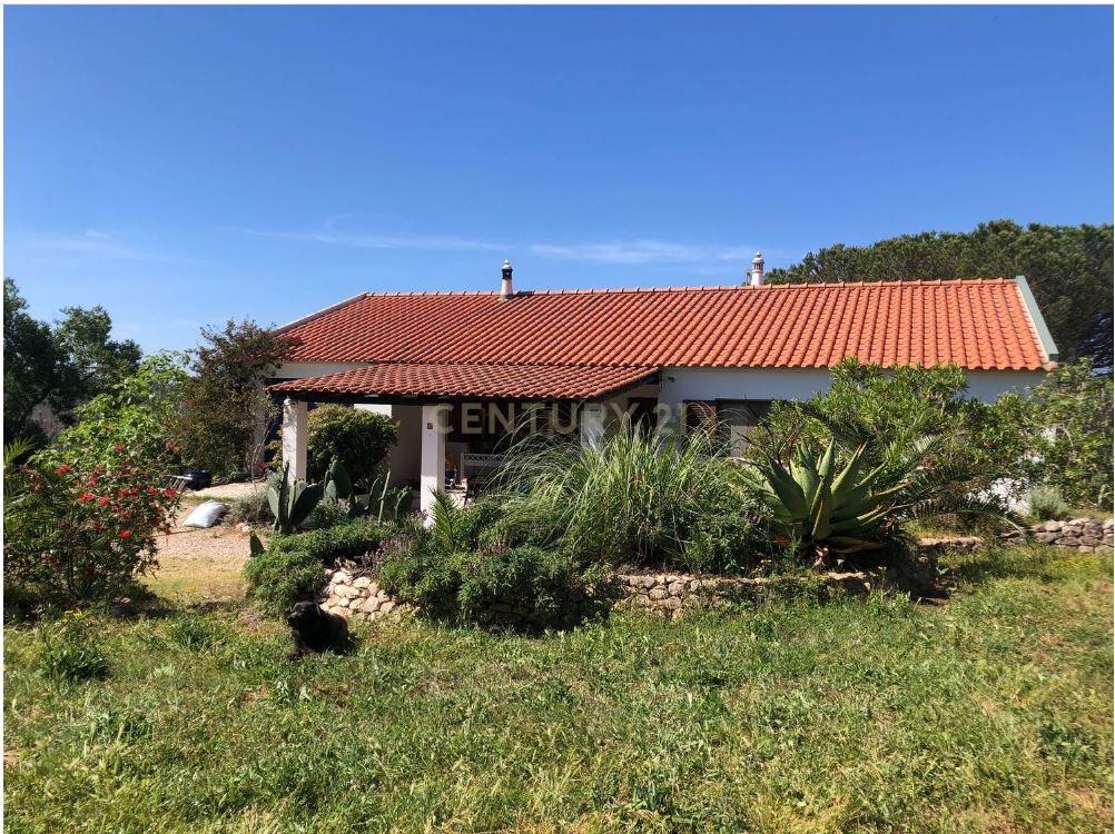 Quinta perto do Mar e de Aljezur, T3 mais uma ruina, com grande potential em Aljezur-Algarve - Image 8