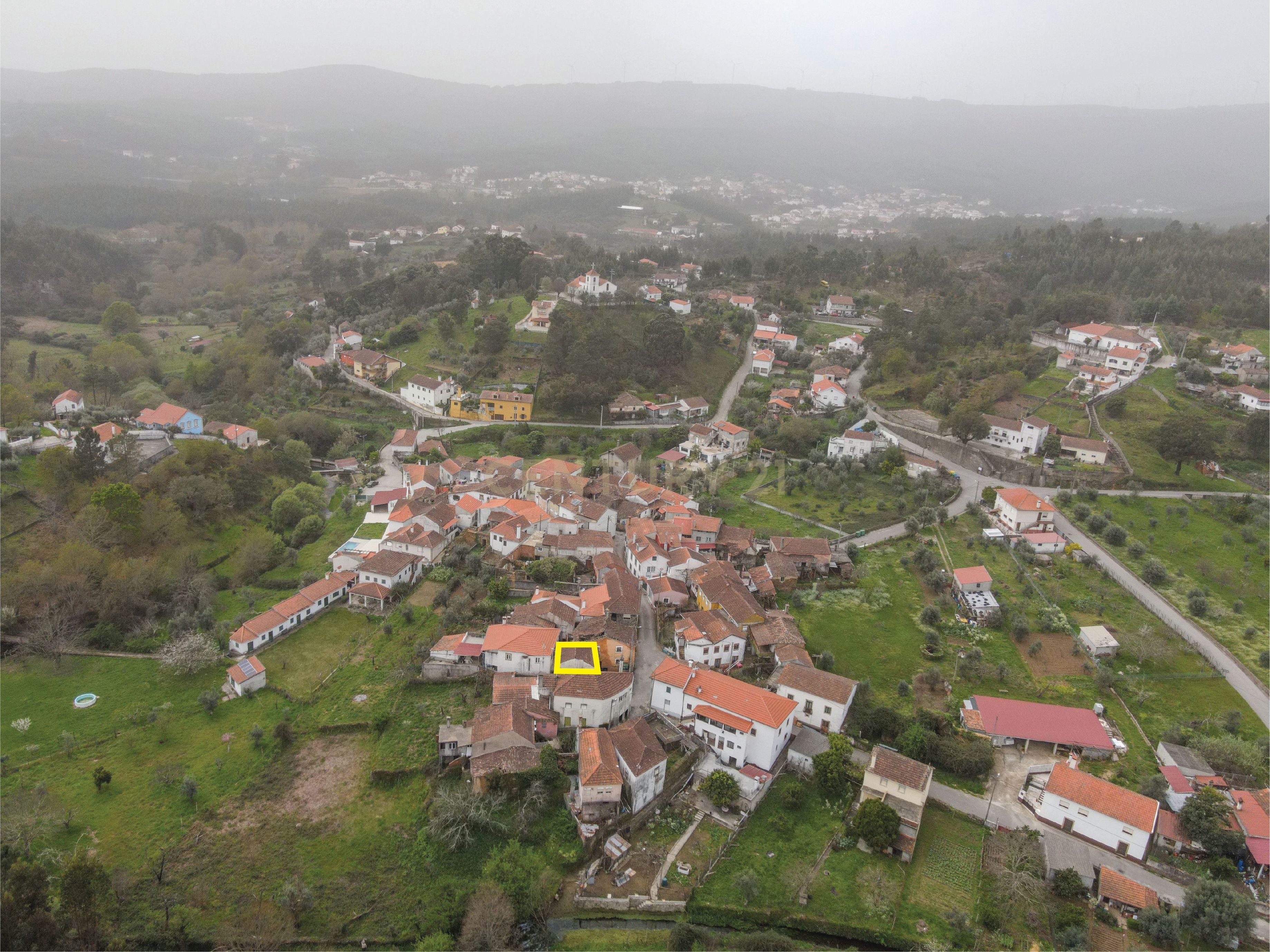 Casa antiga com potencial em Gestosa Fundeira - Image 16