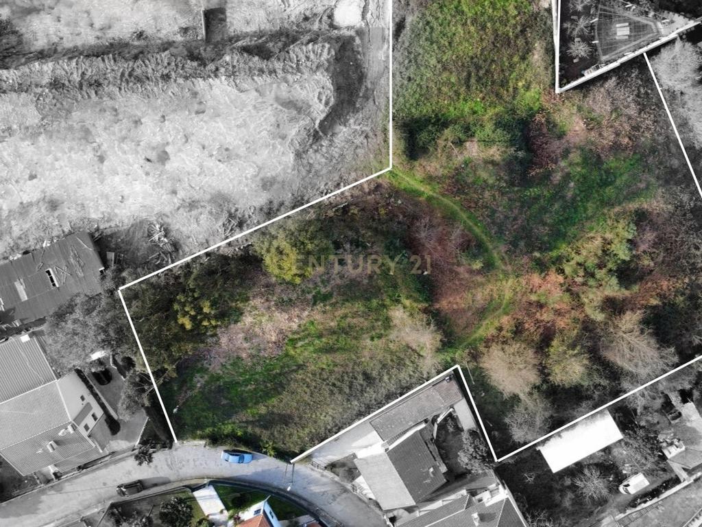 Terreno Urbanizável em Paços de Ferreira - Image 1