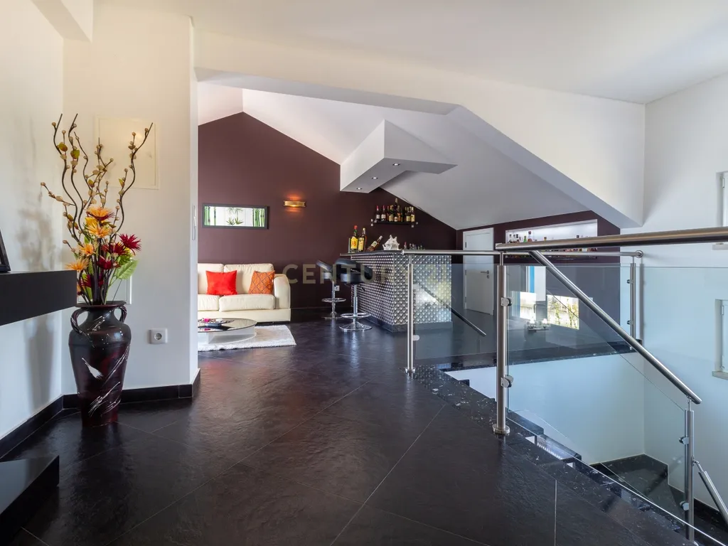 Vende 2 Moradias T2+1 - 19.000M2 de terreno - Moita - Image 21
