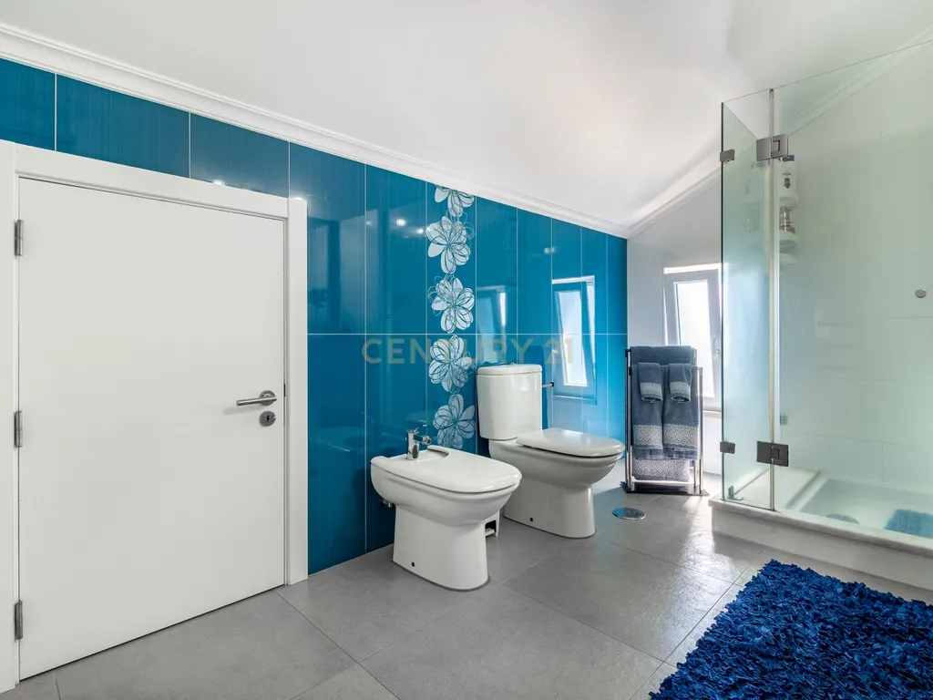 Vende 2 Moradias T2+1 - 19.000M2 de terreno - Moita - Image 29
