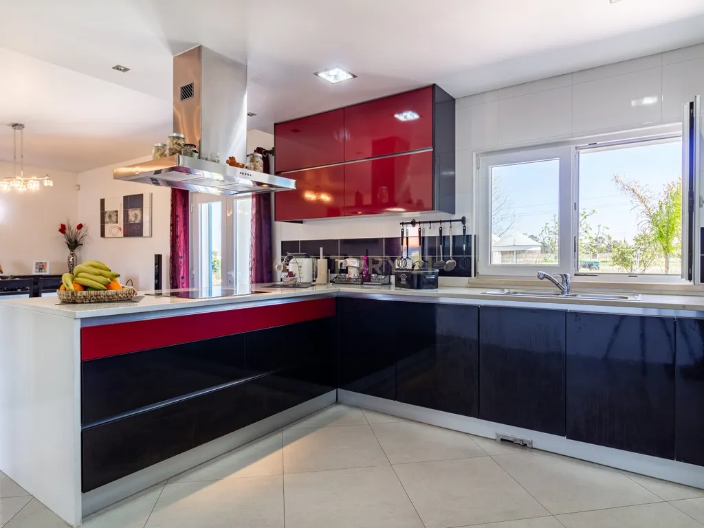 Vende 2 Moradias T2+1 - 19.000M2 de terreno - Moita - Image 5