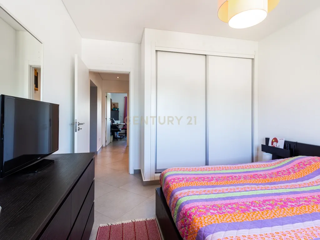 Vende 2 Moradias T2+1 - 19.000M2 de terreno - Moita - Image 17