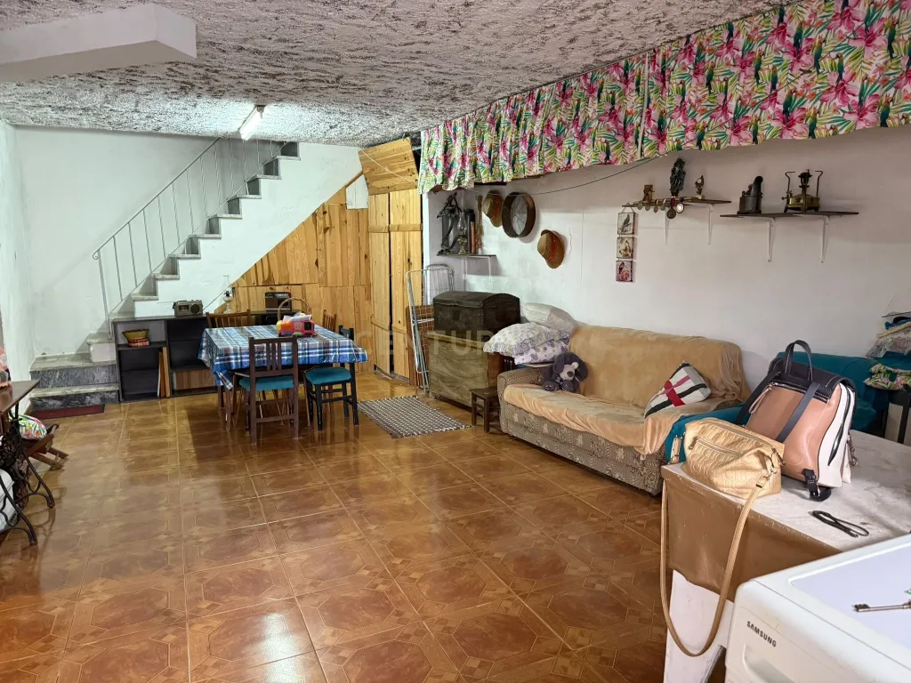 Moradia T2 para renovação - Maxial e Monte Redondo - Image 12