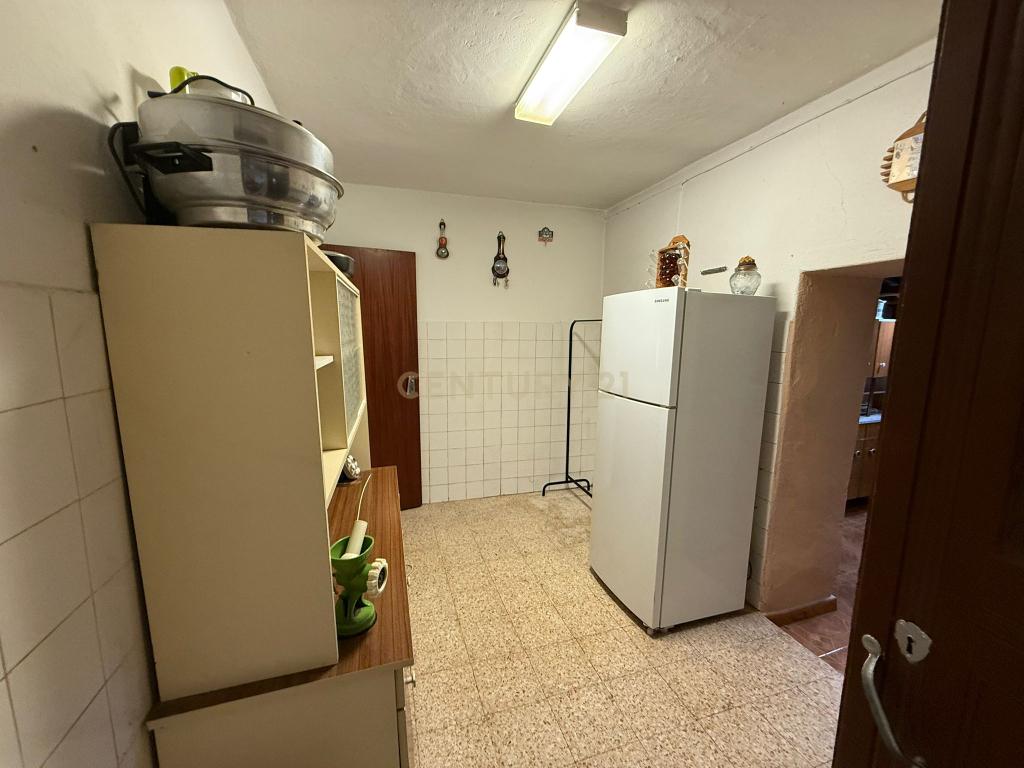 Moradia T2  para renovação - Maxial  e Monte Redondo - Image 22