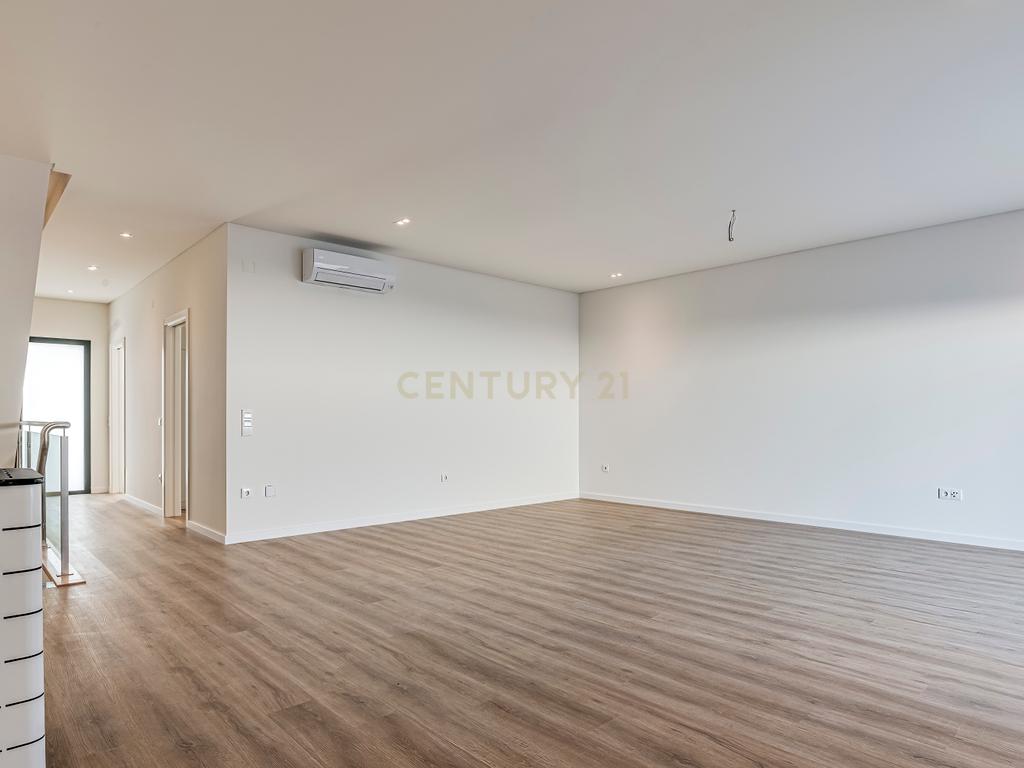 Condomínio Villas Mor || Moradia T3 - Segmento de Luxo || Aveiras de Cima || OBRA NOVA - Image 48