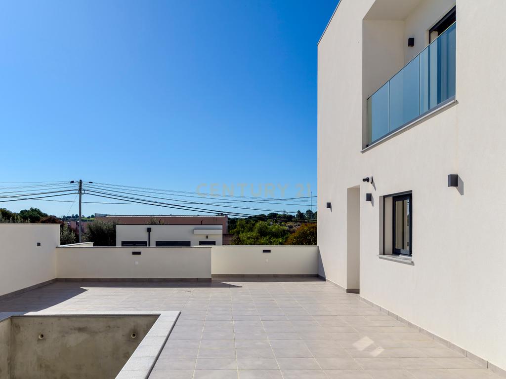 Condomínio Villas Mor || Moradia T4 - Segmento de Luxo || Aveiras de Cima || OBRA NOVA - Image 17