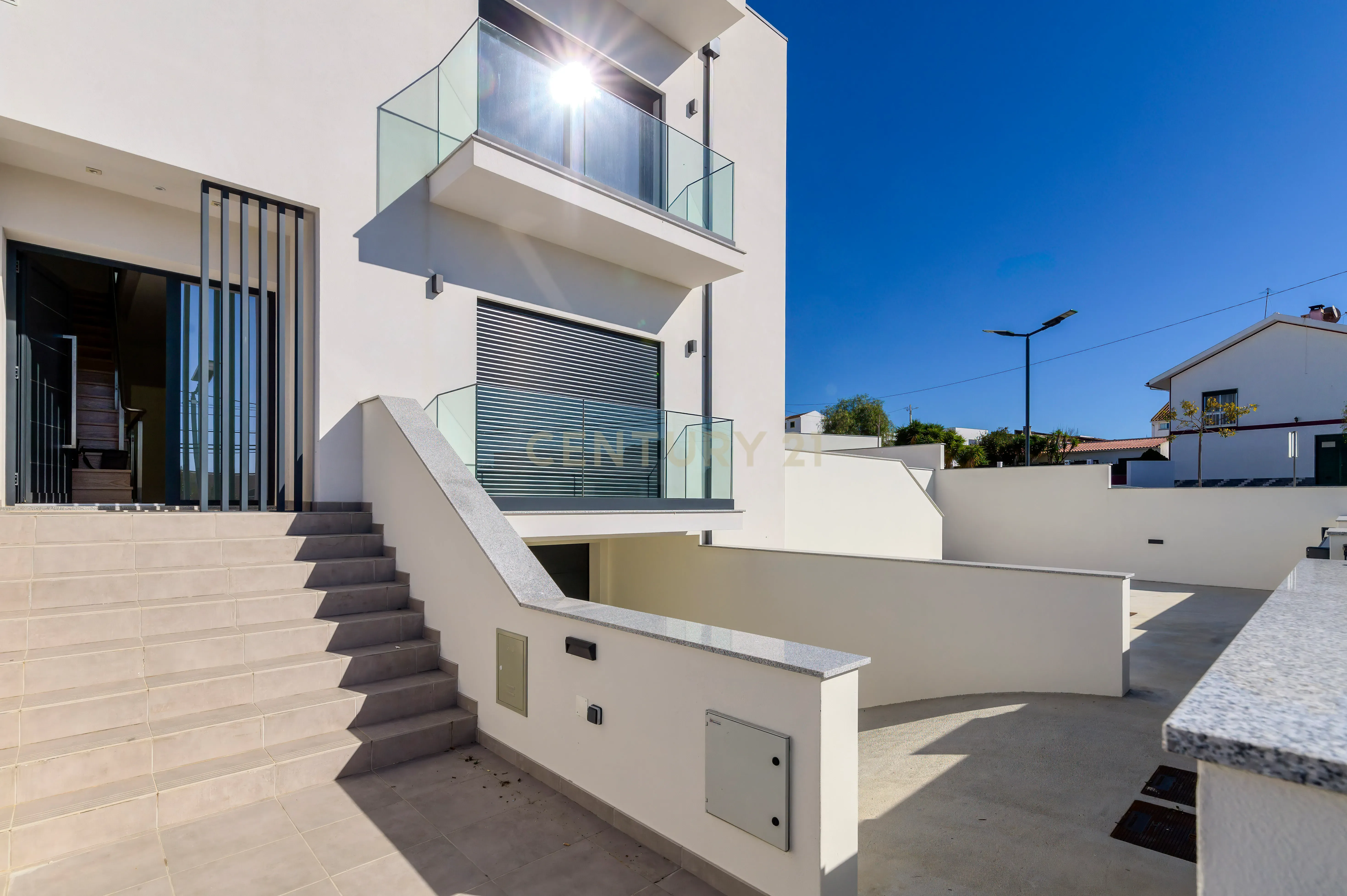 Condomínio Villas Mor || Moradia T4 - Segmento de Luxo || Aveiras de Cima || OBRA NOVA - Image 1