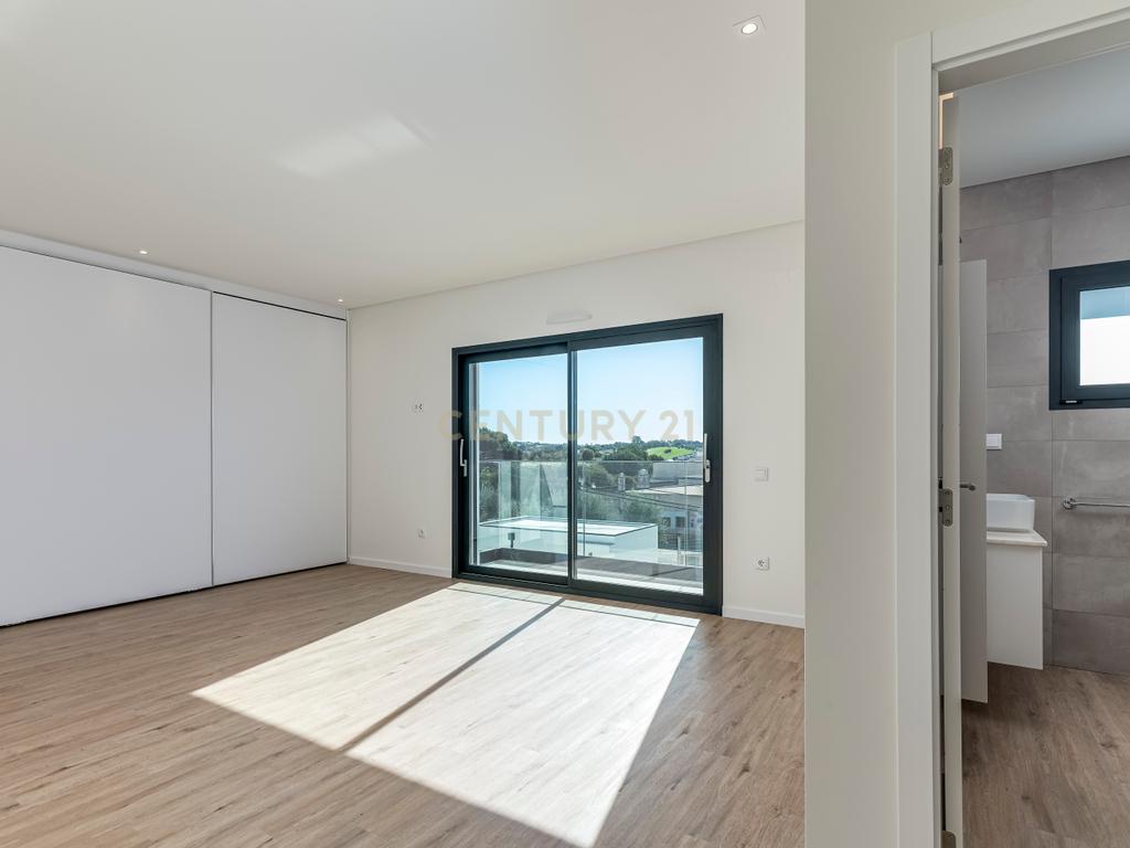 Condomínio Villas Mor || Moradia T4 - Segmento de Luxo || Aveiras de Cima || OBRA NOVA - Image 42