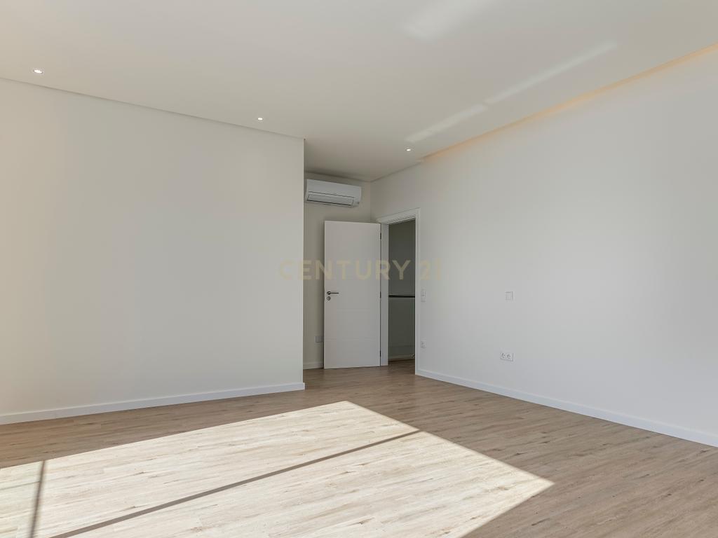 Condomínio Villas Mor || Moradia T4 - Segmento de Luxo || Aveiras de Cima || OBRA NOVA - Image 46