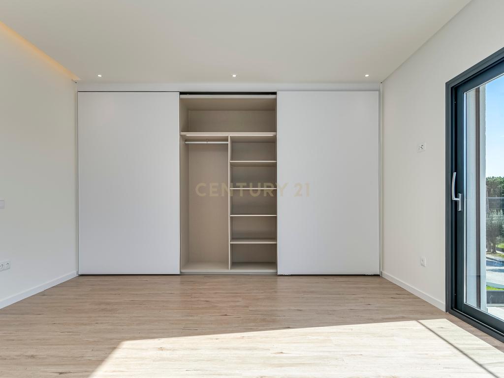 Condomínio Villas Mor || Moradia T4 - Segmento de Luxo || Aveiras de Cima || OBRA NOVA - Image 48