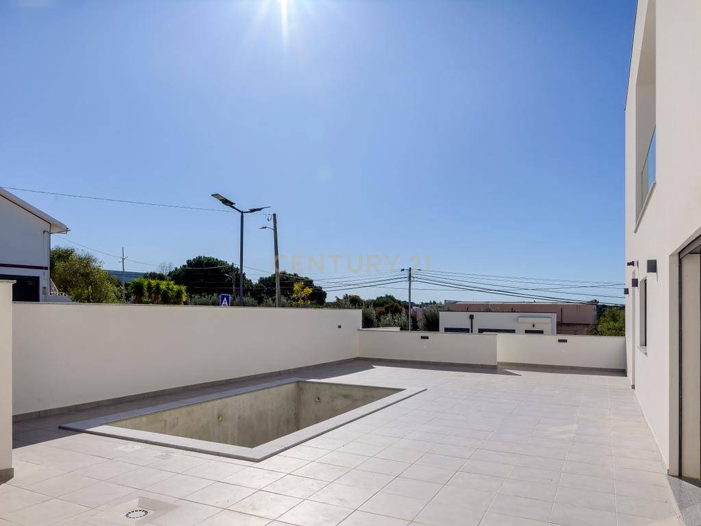Condomínio Villas Mor || Moradia T4 - Segmento de Luxo || Aveiras de Cima || OBRA NOVA - Image 7