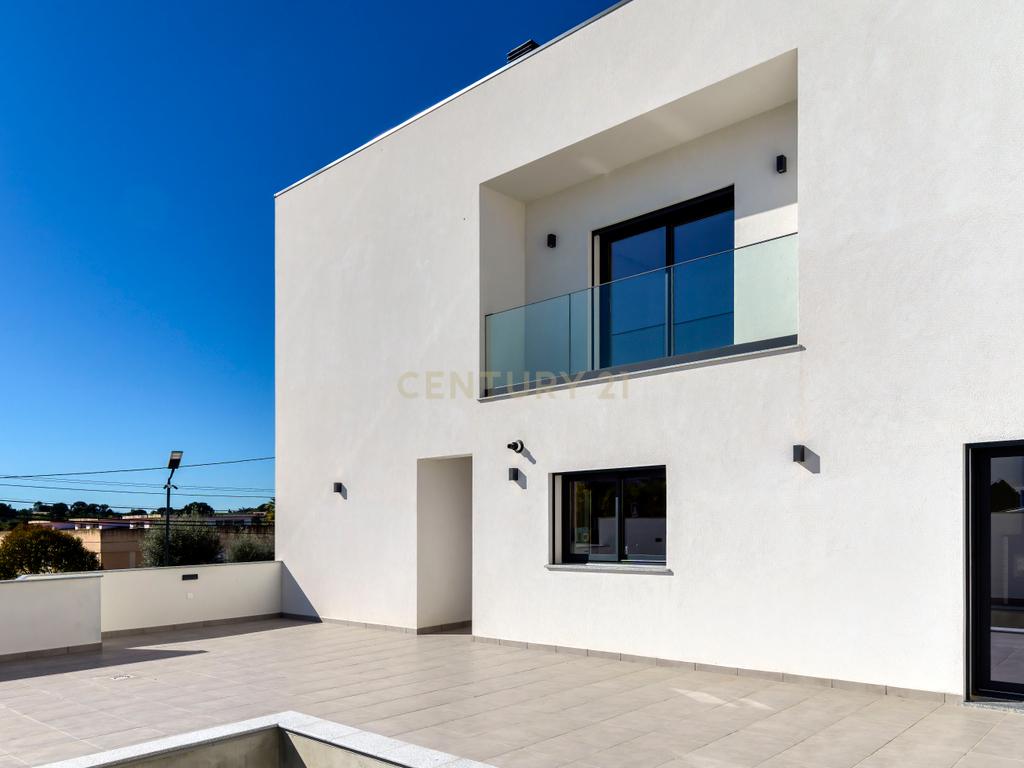 Condomínio Villas Mor || Moradia T4 - Segmento de Luxo || Aveiras de Cima || OBRA NOVA - Image 9