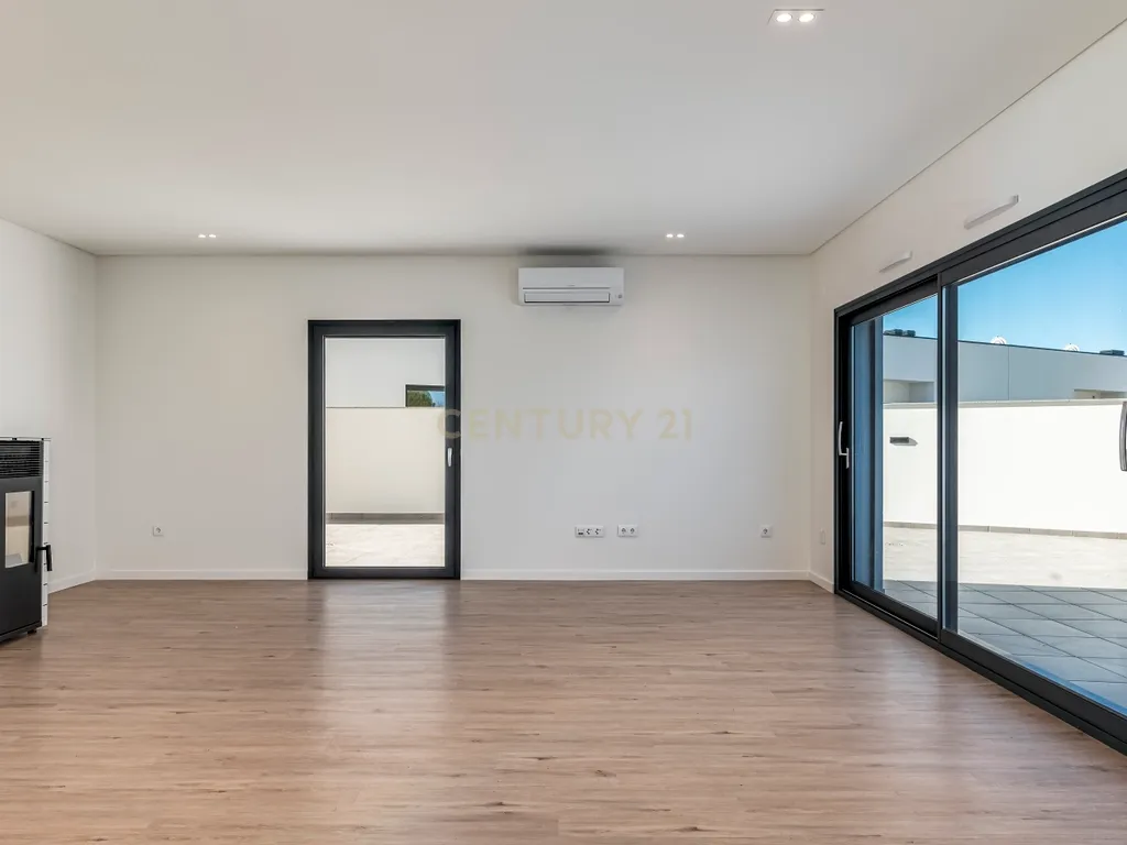 Condomínio Villas Mor || Moradia T4 - Segmento de Luxo || Aveiras de Cima || OBRA NOVA - Image 16