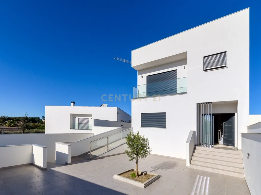 Condomínio Villas Mor || Moradia T4 - Segmento de Luxo || Aveiras de Cima || OBRA NOVA - Image 3