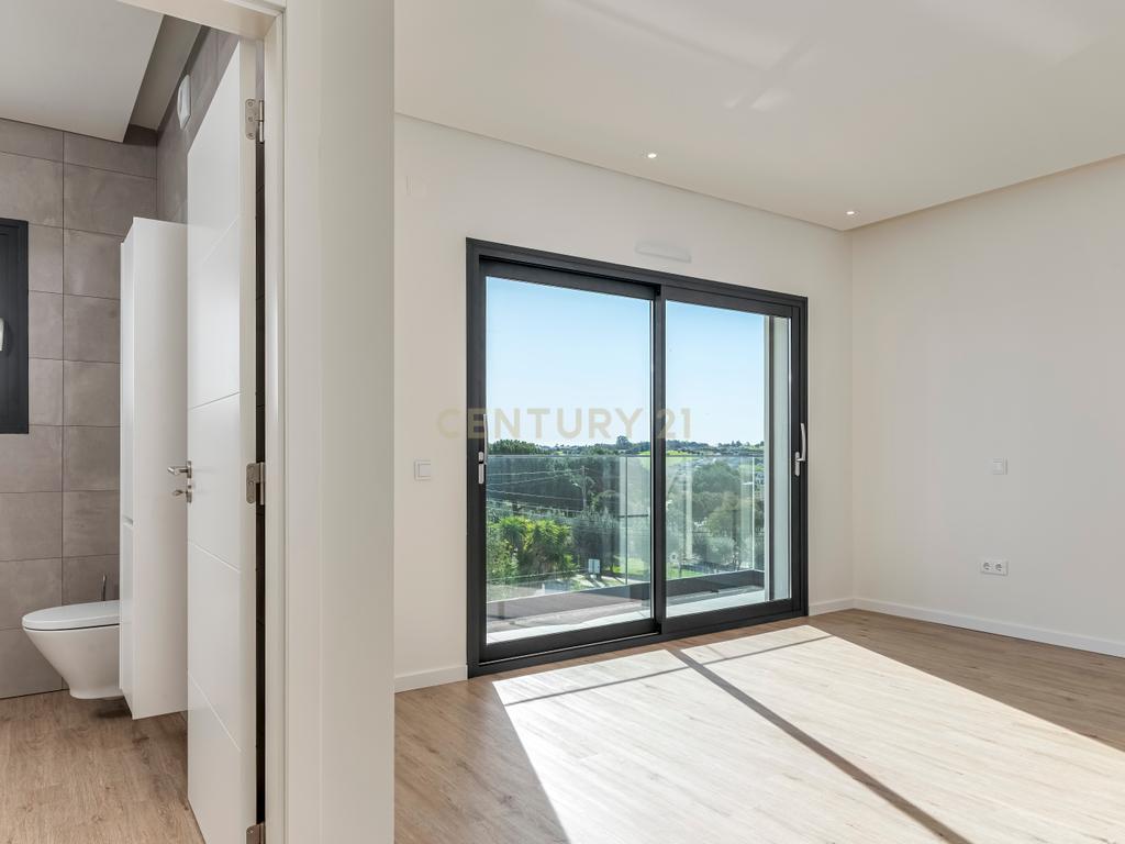 Condomínio Villas Mor || Moradia T4 - Segmento de Luxo || Aveiras de Cima || OBRA NOVA - Image 41