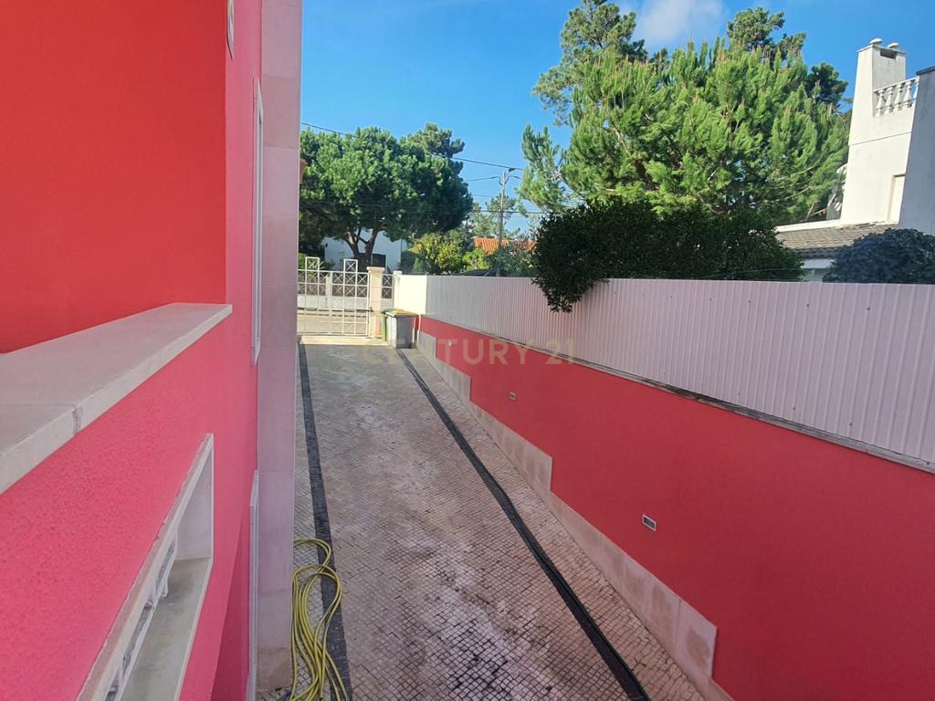 Moradia Premium Isolada situada na avenida da Verdizela ( LUXO ) - Image 36