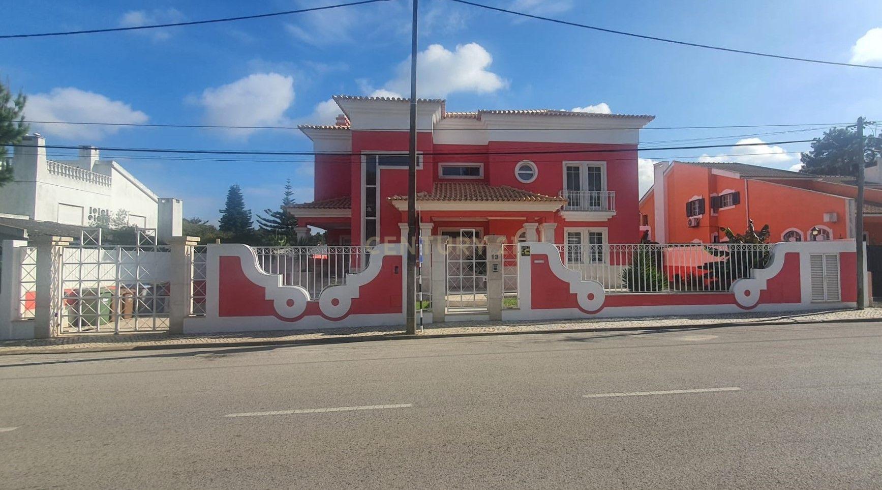 Moradia Premium Isolada situada na avenida da Verdizela ( LUXO ) - Image 2