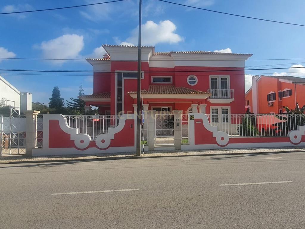 Moradia Premium Isolada situada na avenida da Verdizela ( LUXO ) - Image 2