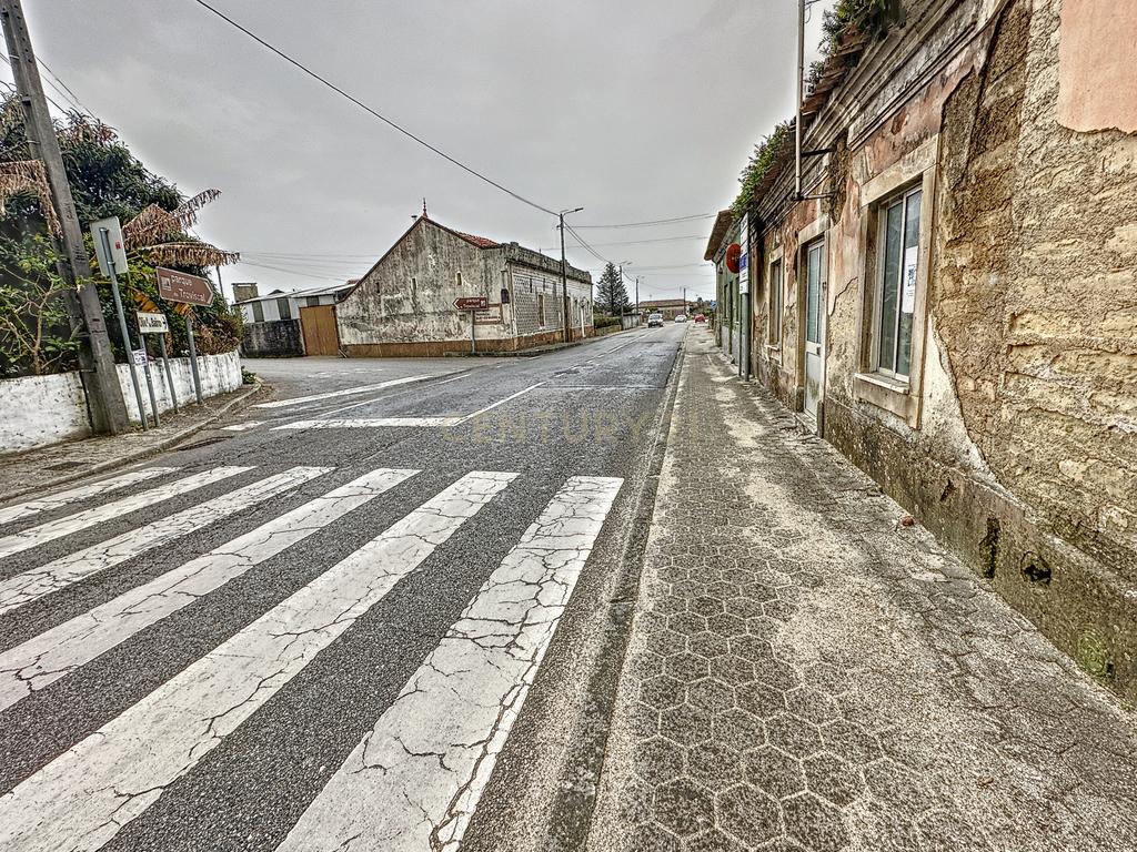Moradia para Reabilitação em Oliveira do Bairro - Image 2