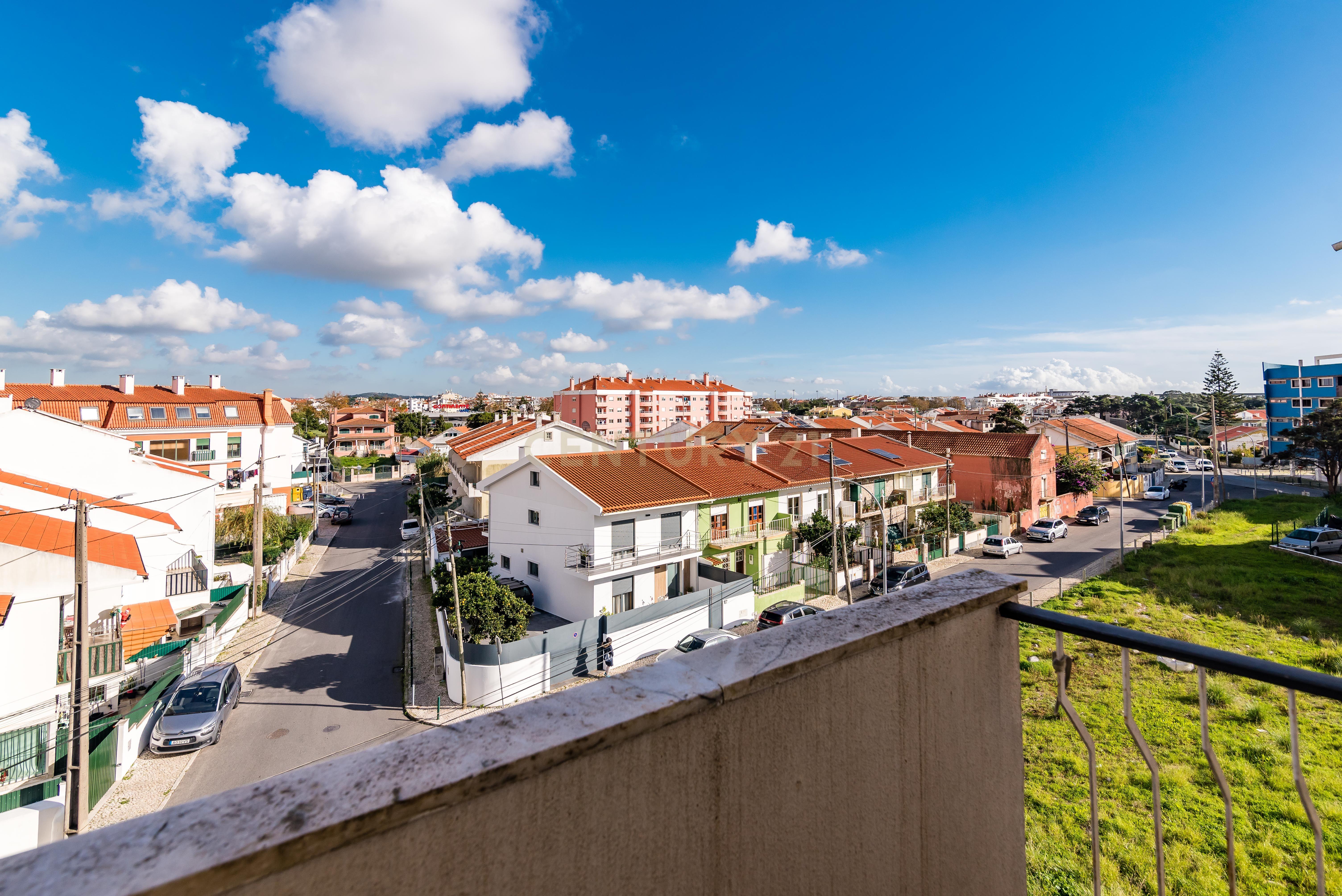 Duplex Renovado com Terraços em Mem-Martins - Image 18